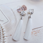 再販2  Bridal  ビジューと揺れるタッセル　ピアス　ウェディング/ブライダル/フォーマル/結婚式/タッセル/ウェディングピアス　ブライダルピアス