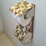赤い実　トイレットペーパーホルダーカバー