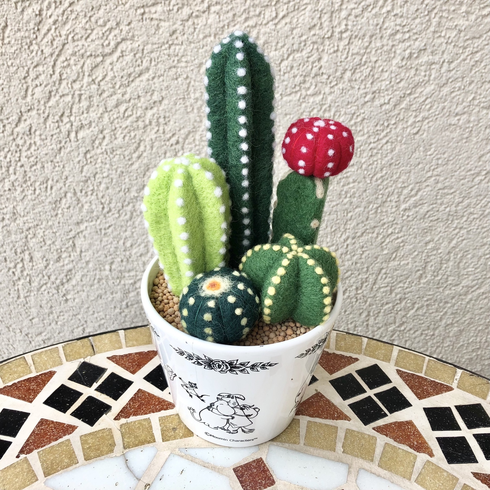 羊毛フェルト サボテン インテリア 羊毛フェルト たっぷり 寄せ植え5点バーゲン 鉢なし - パール