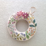 フェルトと刺繍の野の花リースB
