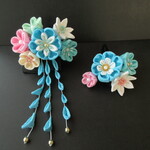 七五三髪飾り　青い花束のパッチン留め《ブルー》　三歳　七歳　つまみ細工　初節句　ひなまつり　成人式　和装