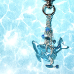 クジラと小魚のキーホルダー