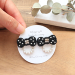 リボンのビーズ刺繍ピアス【ﾌﾞﾗｯｸﾄﾞｯﾄ柄】