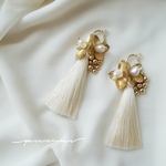 ３way！360度かわいいフープゴールドフラワー×タッセル ﾋﾟｱｽ（ｲﾔﾘﾝｸﾞ）＃228　花嫁さまブライダル、ウェディングにも