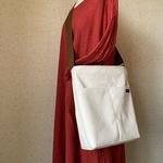 送料無料❗️帆布（オフホワイト）斜めがけ ショルダーバッグ（裏地付き）