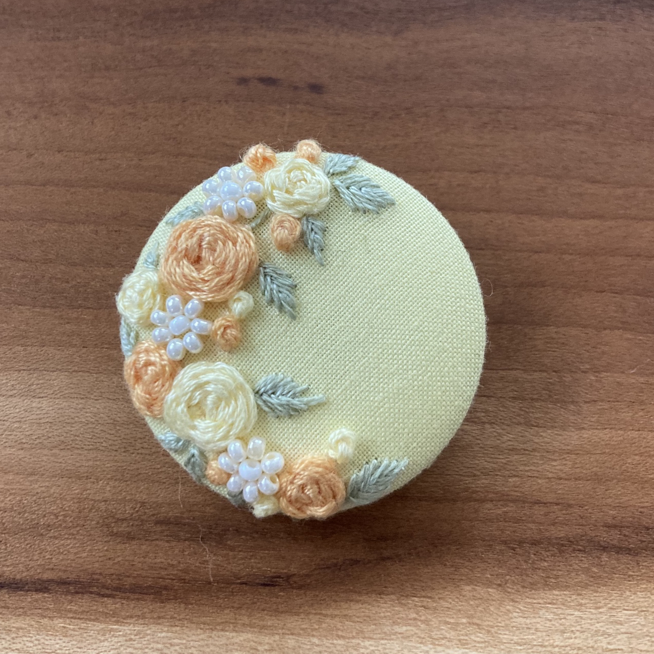 刺繍 - コサージュ・ブローチの人気通販 | minne 日本最大級の ...