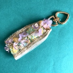 ハートキーホルダー　インド刺繍リボンとビーズパーツ