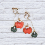 花びらゆれるピアス&イヤリング　オレンジandグリーン