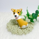 ふりむき❤︎ワンコ【コーギー 】粘土細工の置物［インテリア 飾り］ 