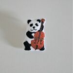 【再販×2】チェロ弾きパンダの刺繍ブローチ