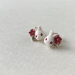赤い目のうさぎピアス/イヤリング