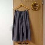 フレアーパンツ　コットンブロード　グレイッシュカーキー