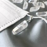 【特価】涼しげ*氷みたいな天然石クリスタルマスクイヤリング【マスクチャーム/ファスナーチャーム】【クリアオーロラ】