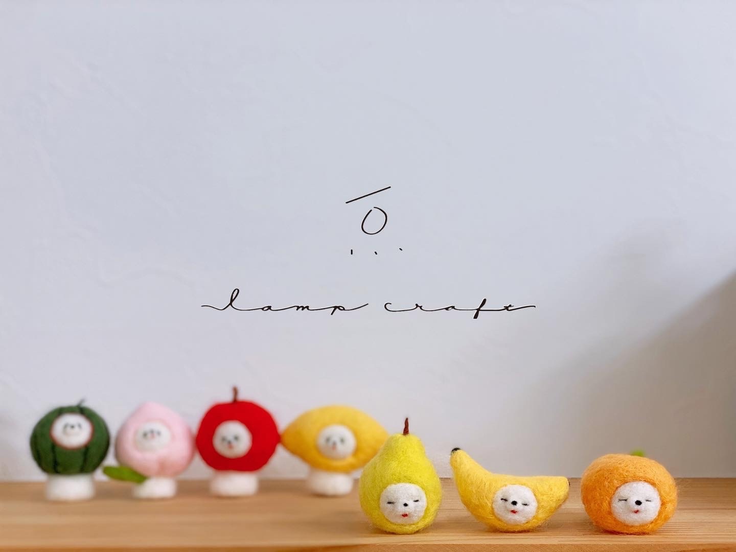 再販♡桃気球♡♡羊毛フェルト 果物の妖精ふわふわ羊毛フェルト - lamp_craft. | minne byGMOペパボ