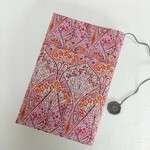 単行本　リバティ プリント使用　ブックカバー　*　アイアンシ・ブロッサム  Ianthe Blossom 　レッド
