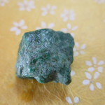 ★レア鉱物！　天然コスモクロアの原石【ミャンマー産】（良品質）＝１７