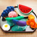 お盆のお供え盆・フェルトの精霊馬と夏のくだもの
