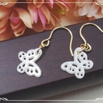 *P190*高品質ホワイトシェルAAA（蝶）☆ピアス