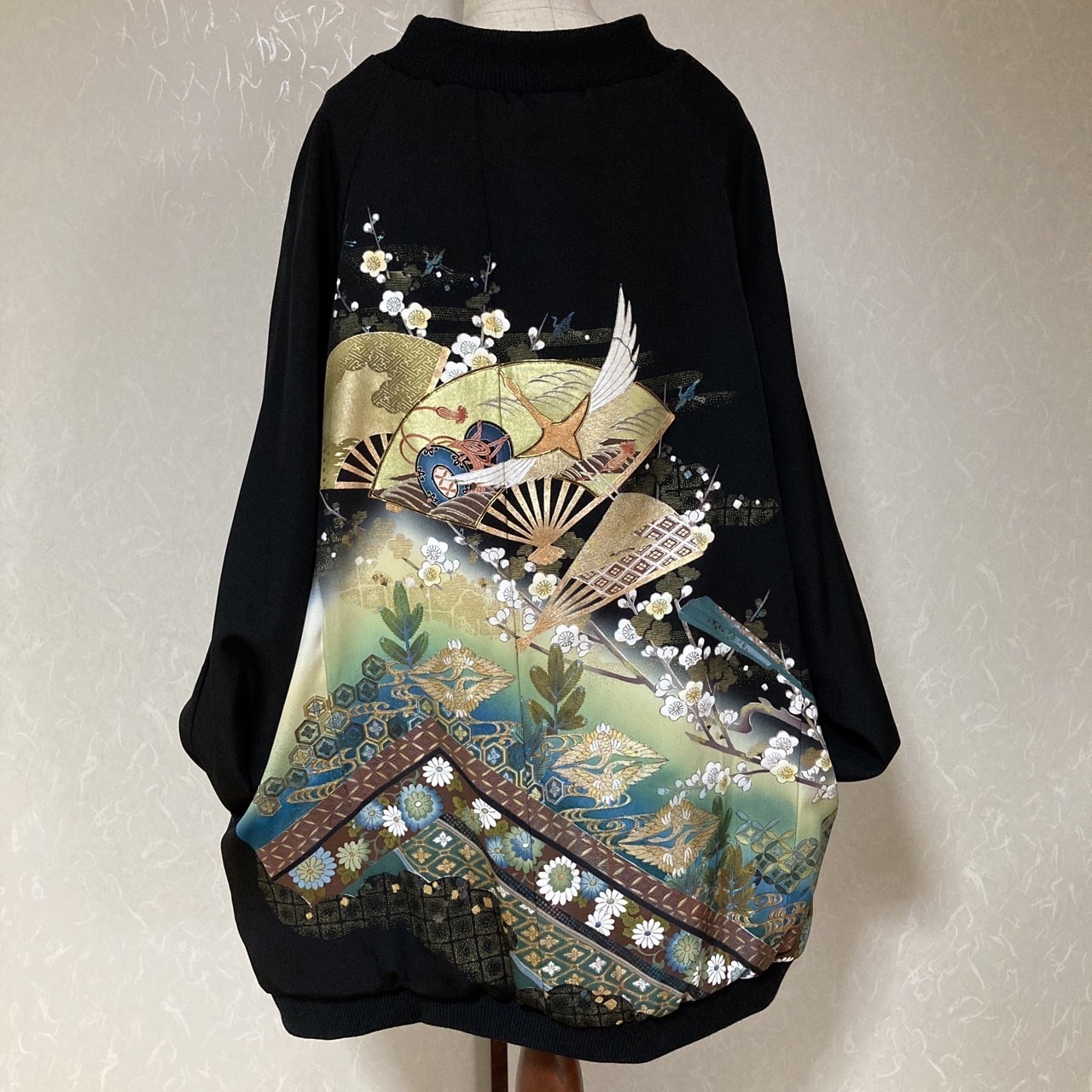 男性にも着て欲しくて作った 水色が鮮やかなジャケット 着物リメイク