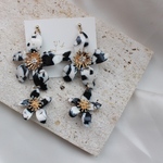 〈 NEW 〉monotone flower