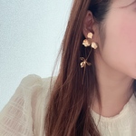 ウェディング　ゴールドフラワー　チェーン　2way  シンプル　ブライダルアクセサリー　結婚式　お呼ばれ