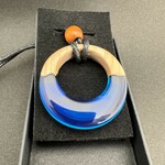ウッドレジンネックレス　深海の環（雫）