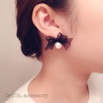 pearl ribbon pierce.