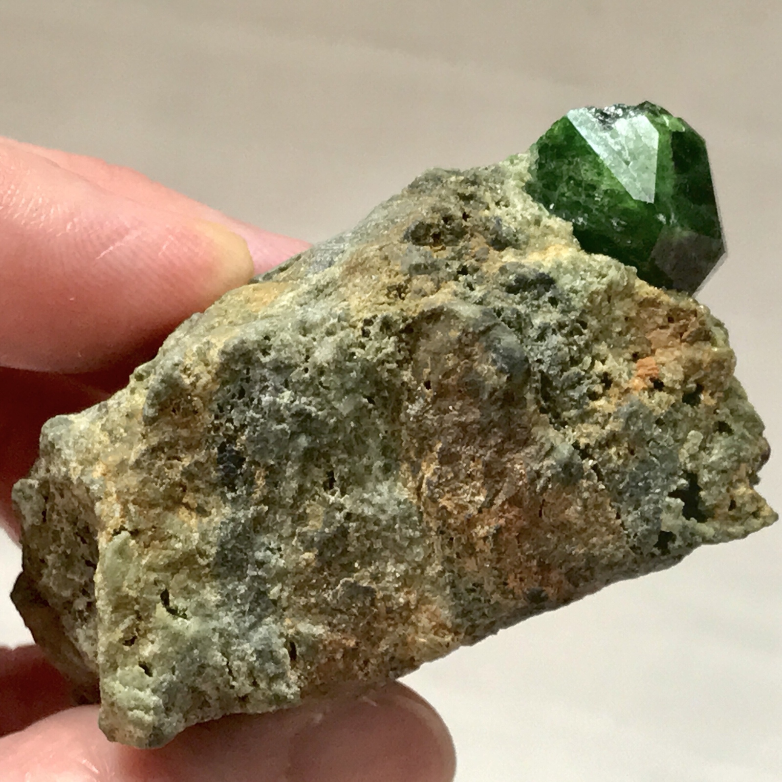 デマントイドガーネット イラン産 / 天然石 原石 鉱物標本 デマントイドガーネット イラン産 / 天然石 原石 鉱物標本