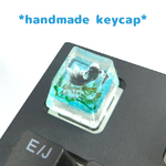 自作キーキャップ　黒い金魚　キートップ　金魚鉢　keycap 夏　クリアカラー
