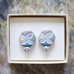 【minne限定】: : : 陶土の草花耳かざり : : : 999（ピアス／イヤリング）