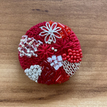 ビーズ刺繍くるみボタン（ヘアゴム/ブローチ）