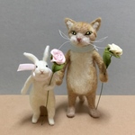 no.111 うさぎさんとバラを持つ猫さん