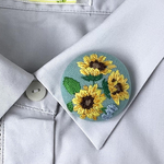 ひまわり　刺繍ブローチ