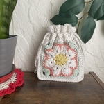 かぎ針編み🧶  🌼アフリカンフラワーモチーフの巾着ポーチ🌼 【綿100%】