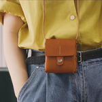本革 フラットミニショルダー　レザーバッグ　サコッシュ　レザーポシェット