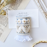 インド刺繍　刺繍リボン　刺繍　水色　ブルー　白　ホワイト　ゴールド　フリル　フラワー　花柄　ポニーフック　ヘアアクセサリー　マジェステ　お洒落　結婚式　ウェディング　お呼ばれ　ギフト　プレゼント