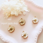 【4pcs】マーガレット　花　フラワー　エポチャーム　メタル　パーツ　ゴールド