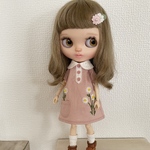 blythe outfit カモミール刺繍のワンピース