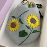 131 日本刺繍/祈りの蓮華袋「ひまわり二輪」(生地色:水色)/   向日葵 出産祝い お祝い 和のギフト 和風プレゼント 伝統工芸 着物 手刺繍 巾着 縁起物 お守り 和柄 