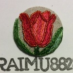 🌷【petit ailes様】ご注文品…チューリップ刺繍クルミボタンブローチ