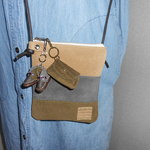 *Pa*牛革ベロアのシューズ・komonoチャームと3colorポシェット。