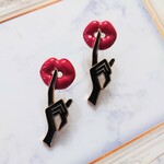 シー🤫💖 真っ赤な唇のナイショピアス