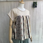★SALE★レース切り替えの花柄ブラウス(ベージュ)