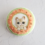 【ドーナツねこ✴︎メロン🍈】刺繍ブローチ 38mm