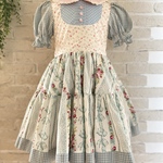 子供服　リボン🎀＆レース柄　ぽわん袖ボリュームワンピースドレス  100サイズ　女の子服　ブルー系　青フリル