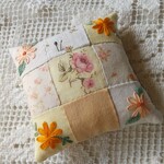 ✨手刺繍パッチワークピンクッションD✨針刺し✨