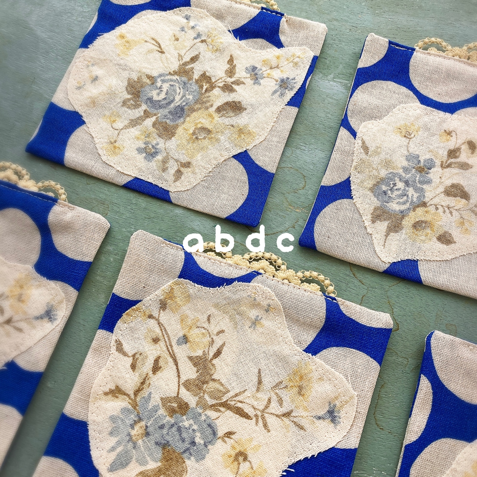 手刺繍入りハンドメイドコースター3枚セット ハーフリネン