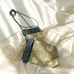 コンパクトなスマホショルダー／スマホポシェット(William Morris生地)