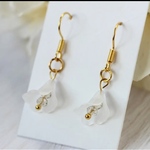 お花のシンプルノンホールピアス(樹脂イヤリング)(P337)