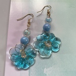 ディップフラワーピアス🌼*･(クリアブルー)